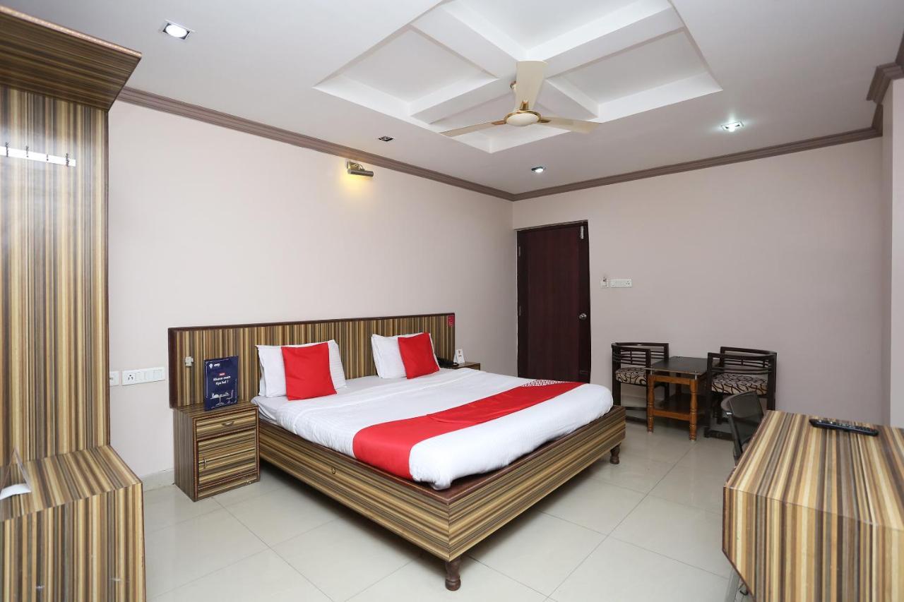 Oyo 3881 Venus Nxt Hotel Bhubaneswar Exterior foto